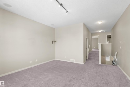 805 Armitage Wynd, Edmonton, AB - Indoor Photo Showing Other Room