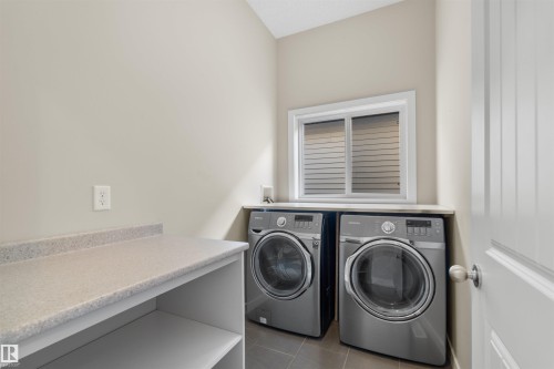 805 Armitage Wynd, Edmonton, AB - Indoor Photo Showing Laundry Room