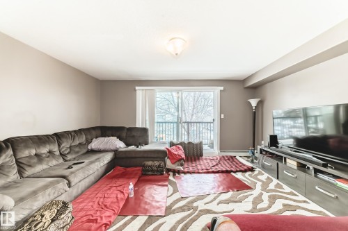 203 11827 105 Street, Edmonton, AB - Indoor Photo Showing Living Room