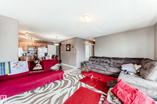 203 11827 105 Street, Edmonton, AB - Indoor Photo Showing Living Room