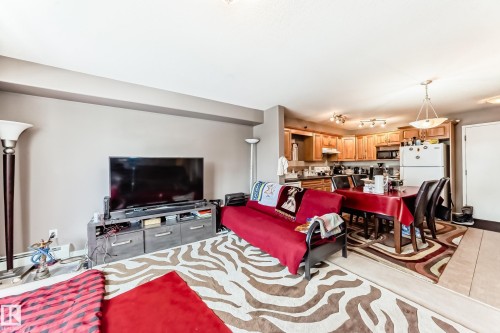 203 11827 105 Street, Edmonton, AB - Indoor Photo Showing Living Room
