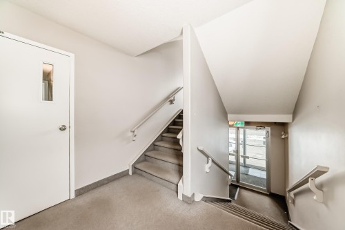 203 11827 105 Street, Edmonton, AB - Indoor Photo Showing Other Room