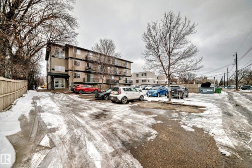 203 11827 105 Street, Edmonton, AB - Outdoor