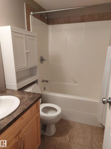 203 11827 105 Street, Edmonton, AB - Indoor Photo Showing Bathroom