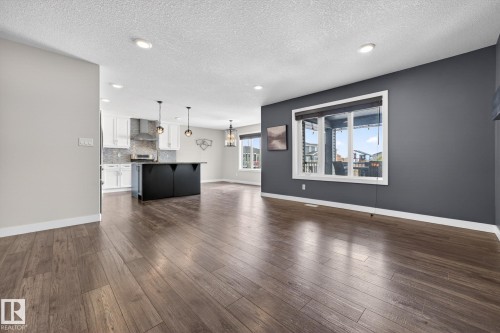 433 Meadowview Drive, Fort Saskatchewan, AB - Indoor Photo Showing Living Room