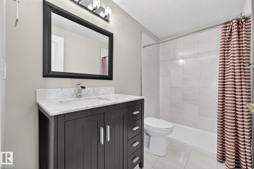 433 Meadowview Drive, Fort Saskatchewan, AB - Indoor Photo Showing Bathroom
