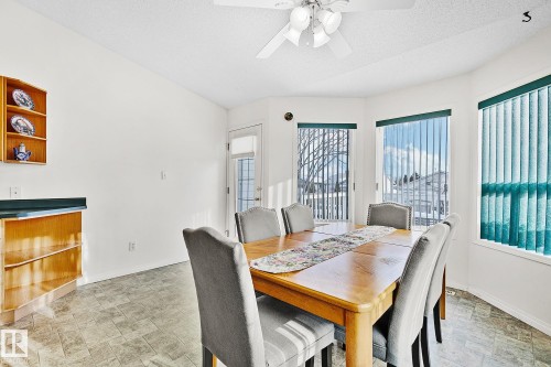 2 Creekside Way, Spruce Grove, AB - Indoor Photo Showing Dining Room
