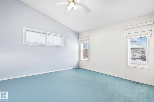 2 Creekside Way, Spruce Grove, AB - Indoor Photo Showing Other Room