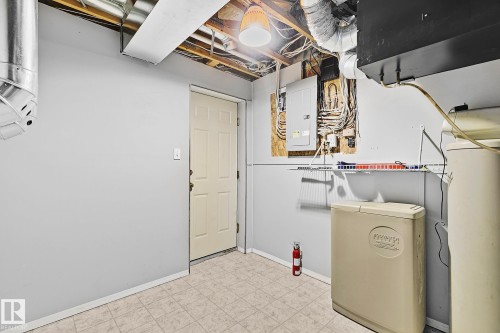 2 Creekside Way, Spruce Grove, AB - Indoor