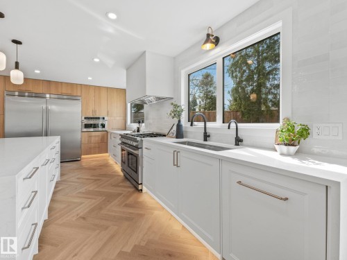 240 Westridge Road, Edmonton, AB - Indoor Photo Showing Kitchen With Upgraded Kitchen