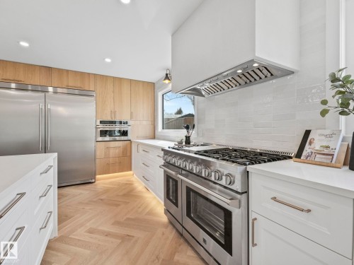 240 Westridge Road, Edmonton, AB - Indoor Photo Showing Kitchen With Upgraded Kitchen