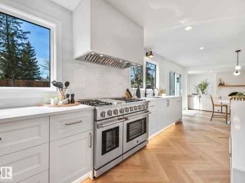 240 Westridge Road, Edmonton, AB - Indoor Photo Showing Kitchen With Upgraded Kitchen