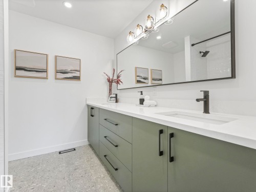 240 Westridge Road, Edmonton, AB - Indoor Photo Showing Bathroom