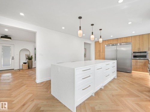 240 Westridge Road, Edmonton, AB - Indoor Photo Showing Kitchen With Upgraded Kitchen