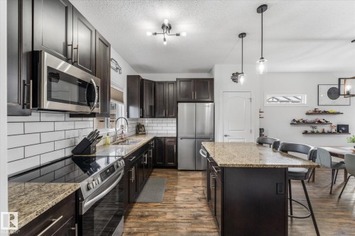 1 Currant Crescent, Fort Saskatchewan, AB - Indoor Photo Showing Kitchen With Stainless Steel Kitchen With Double Sink With Upgraded Kitchen