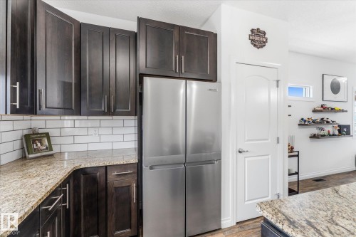 1 Currant Crescent, Fort Saskatchewan, AB - Indoor Photo Showing Kitchen