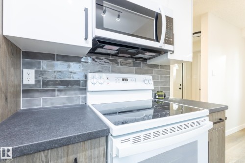 5446 144B Avenue, Edmonton, AB - Indoor