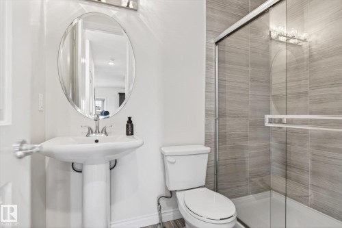 15856 13 Avenue, Edmonton, AB - Indoor Photo Showing Bathroom