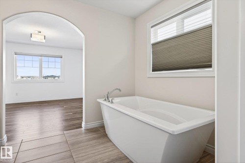 15856 13 Avenue, Edmonton, AB - Indoor Photo Showing Bathroom