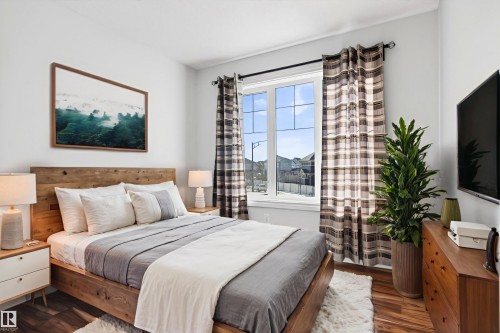 15856 13 Avenue, Edmonton, AB - Indoor Photo Showing Bedroom