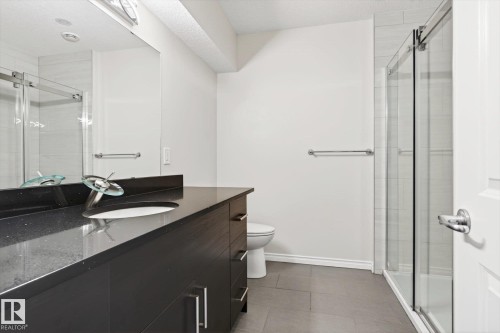 15856 13 Avenue, Edmonton, AB - Indoor Photo Showing Bathroom