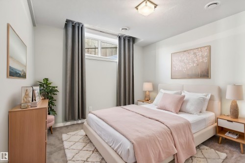 15856 13 Avenue, Edmonton, AB - Indoor Photo Showing Bedroom