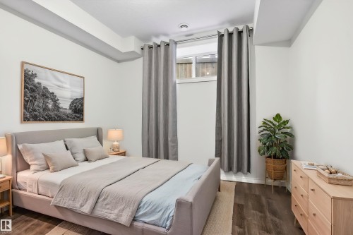 15856 13 Avenue, Edmonton, AB - Indoor Photo Showing Bedroom
