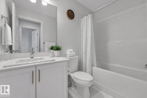 3861 Chrustawka Place, Edmonton, AB - Indoor Photo Showing Bathroom