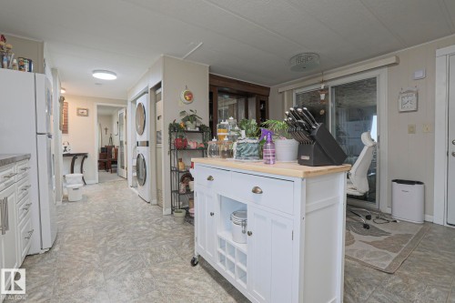 43 Maple Ridge Drive, Edmonton, AB - Indoor