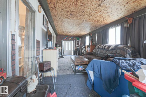 43 Maple Ridge Drive, Edmonton, AB - Indoor