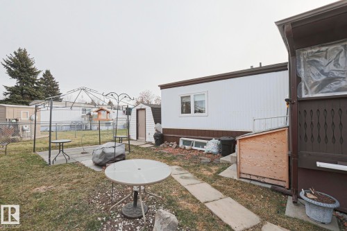 43 Maple Ridge Drive, Edmonton, AB - Outdoor With Exterior