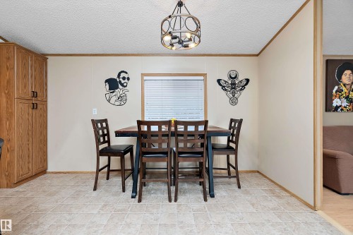 3 Sunset Boulevard, Spruce Grove, AB - Indoor Photo Showing Dining Room