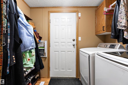3 Sunset Boulevard, Spruce Grove, AB - Indoor Photo Showing Laundry Room