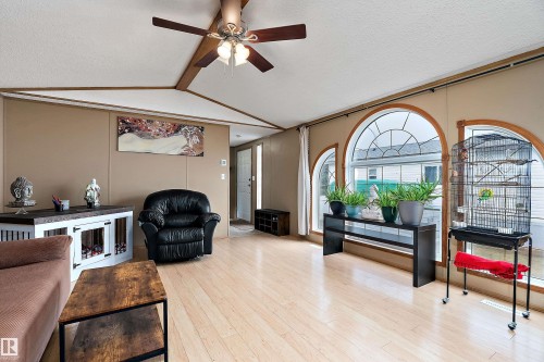 3 Sunset Boulevard, Spruce Grove, AB - Indoor