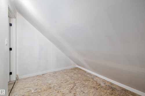 130 Callingwood Two, Edmonton, AB - Indoor Photo Showing Other Room