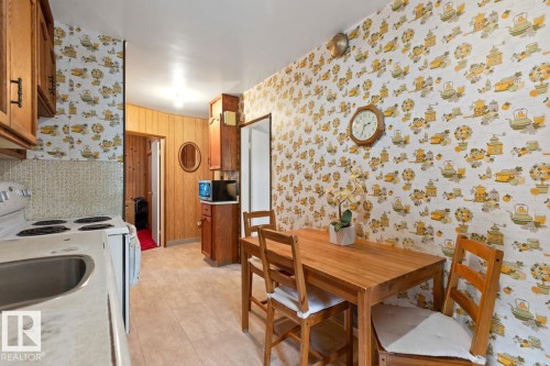 12044 50 Street, Edmonton, AB - Indoor