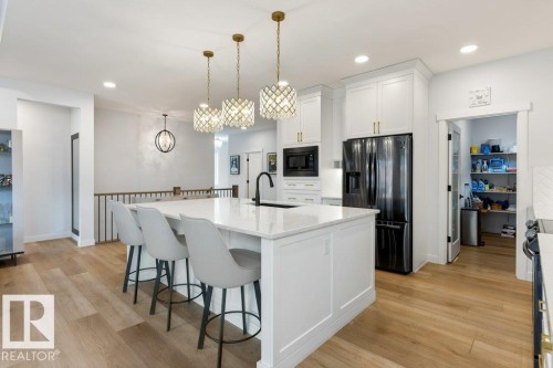 26 Red Crest Way, St. Albert, AB - Indoor Photo Showing Kitchen With Upgraded Kitchen