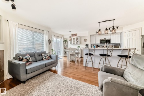 2 Hartwick Loop, Spruce Grove, AB - Indoor Photo Showing Living Room