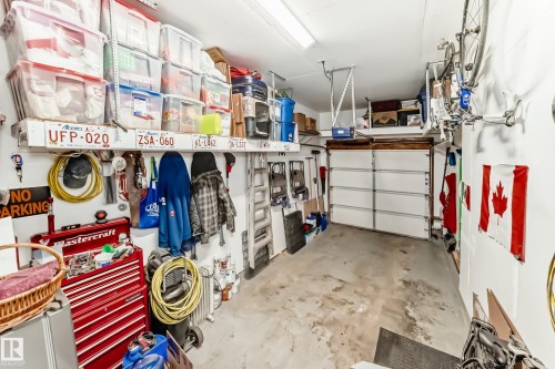 2 Hartwick Loop, Spruce Grove, AB - Indoor Photo Showing Garage