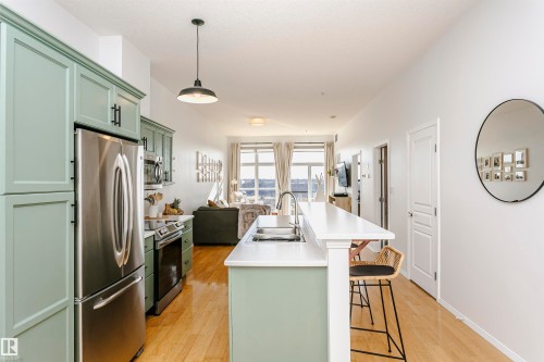 503 9503 101 Avenue, Edmonton, AB - Indoor Photo Showing Kitchen With Double Sink With Upgraded Kitchen