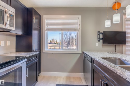 57 415 Clareview Road, Edmonton, AB - Indoor Photo Showing Kitchen