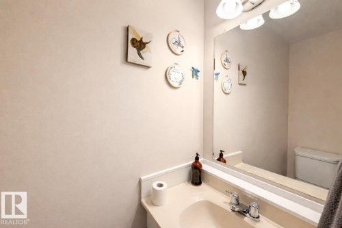 18607 66 Avenue Nw, Edmonton, AB - Indoor Photo Showing Bathroom