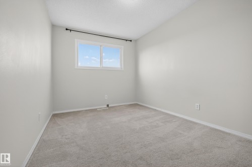 E 16315 89 Avenue, Edmonton, AB - Indoor Photo Showing Other Room