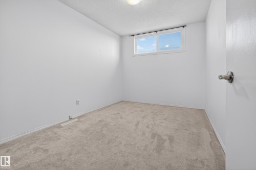 E 16315 89 Avenue, Edmonton, AB - Indoor Photo Showing Other Room