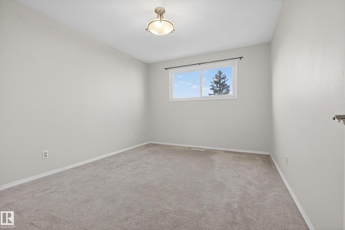 E 16315 89 Avenue, Edmonton, AB - Indoor Photo Showing Other Room