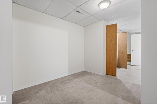 E 16315 89 Avenue, Edmonton, AB - Indoor Photo Showing Other Room
