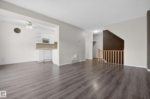 E 16315 89 Avenue, Edmonton, AB - Indoor