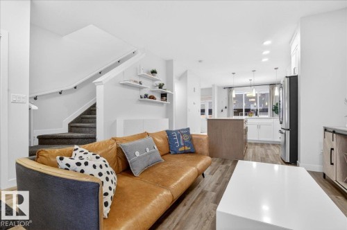 535 Paterson Way, Edmonton, AB - Indoor