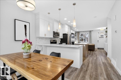 535 Paterson Way, Edmonton, AB - Indoor Photo Showing Dining Room