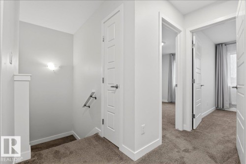 535 Paterson Way, Edmonton, AB - Indoor Photo Showing Other Room